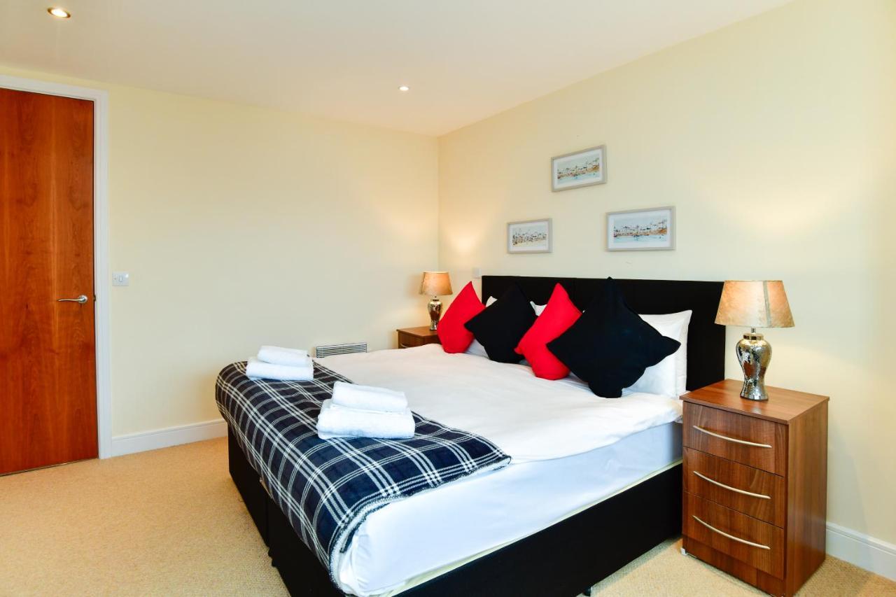 Meridian Quay Apartments, By Jsw Short Stay Свонсі Екстер'єр фото