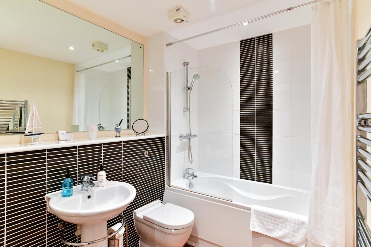 Meridian Quay Apartments, By Jsw Short Stay Свонсі Екстер'єр фото