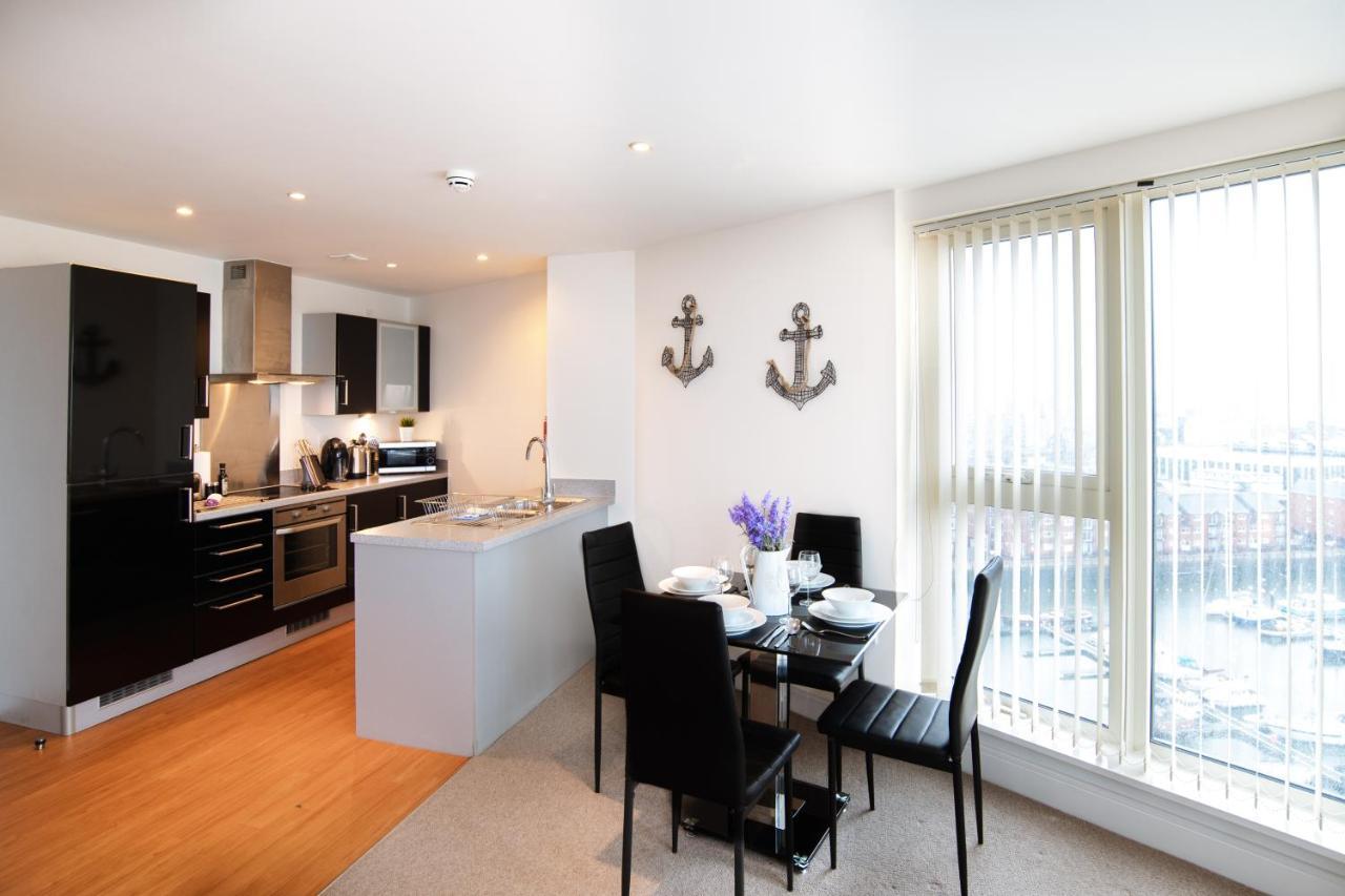 Meridian Quay Apartments, By Jsw Short Stay Свонсі Екстер'єр фото